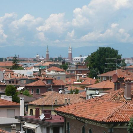 Villa Gabriella B&B - Apartments Венеция Лидо Екстериор снимка