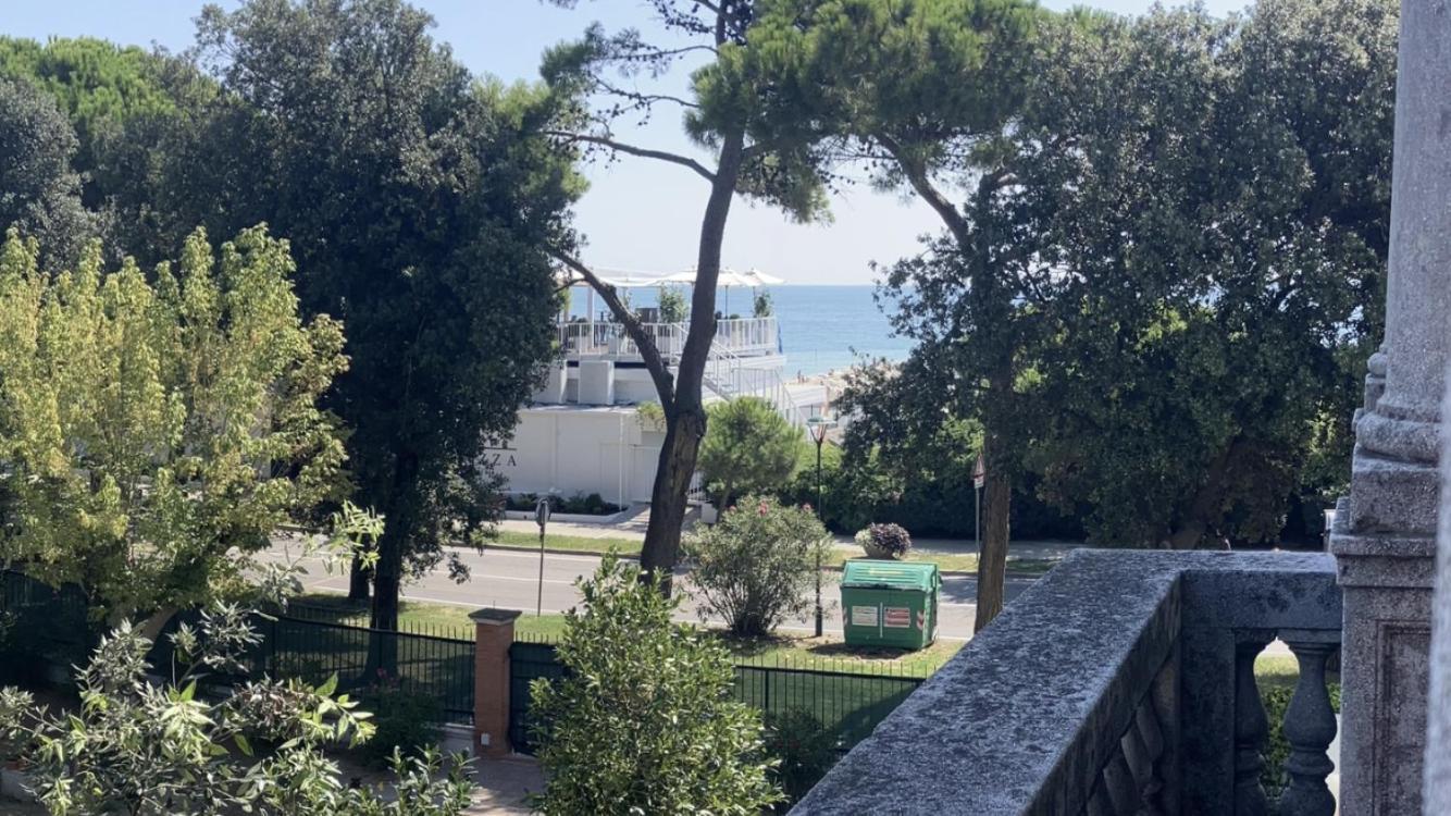 Villa Gabriella B&B - Apartments Венеция Лидо Екстериор снимка