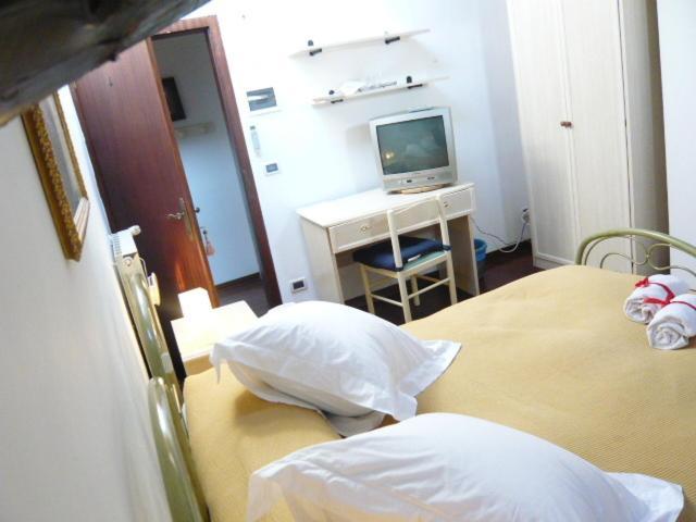 Villa Gabriella B&B - Apartments Венеция Лидо Екстериор снимка