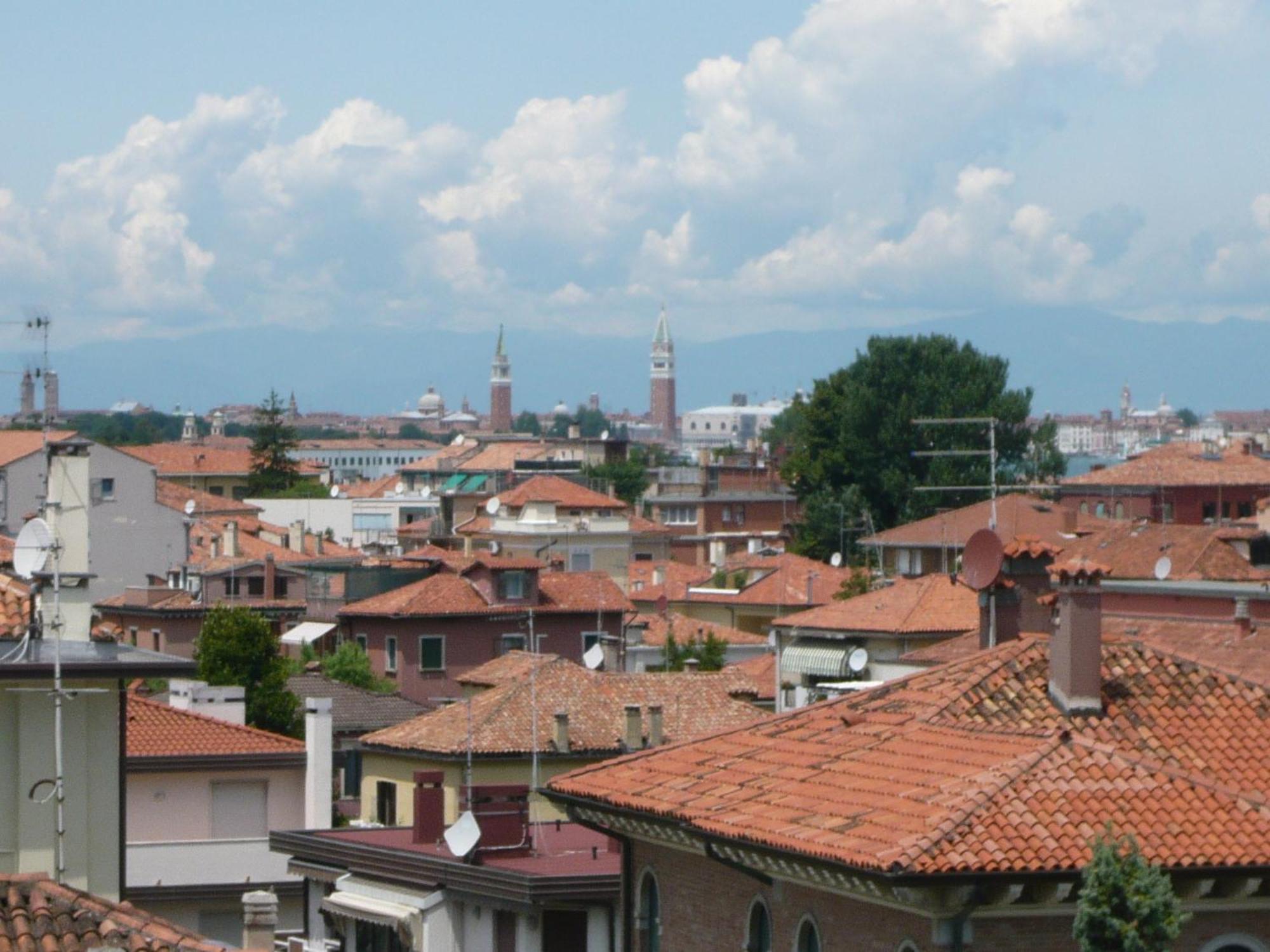 Villa Gabriella B&B - Apartments Венеция Лидо Екстериор снимка