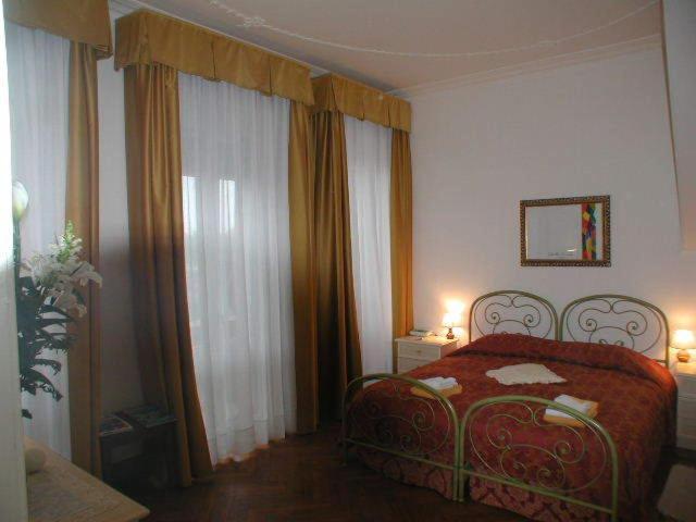 Villa Gabriella B&B - Apartments Венеция Лидо Екстериор снимка